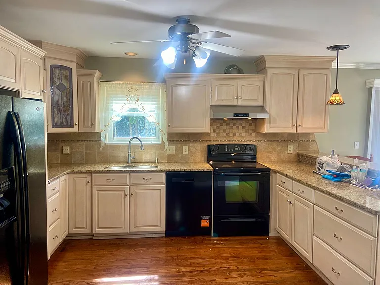 6226 Lehigh Ave — Photo 3