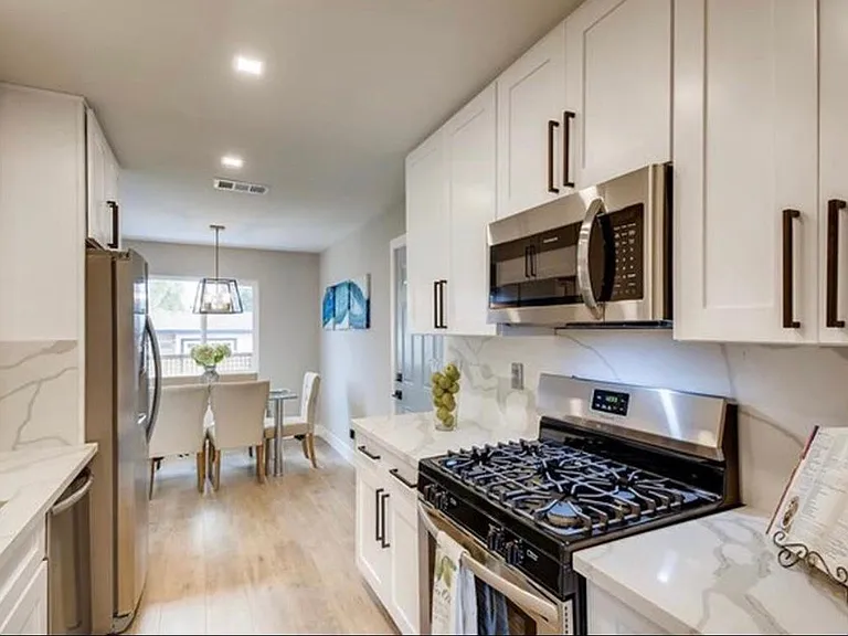 1020 Delaware St — Photo 17