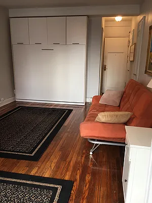 Rented by Compass | media 24