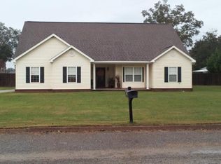179 E Lily St, Hartford, AL 36344