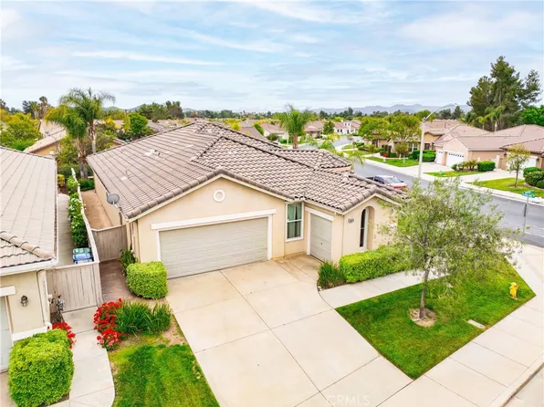 28713 Raintree Dr, Menifee, CA 92584