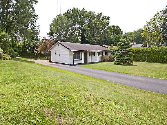 2nd image of 71 Dover Dr