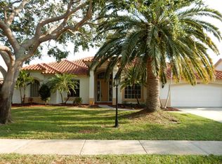 520 Newport Dr, Indialantic, FL 32903
