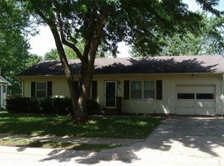 600 Brookridge Dr, Harrisonville, MO 64701