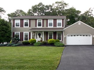 22 Mouse Creek Ct, Howell, NJ 07731