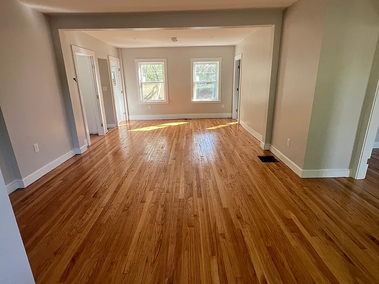94 Pleasant St — Photo 15