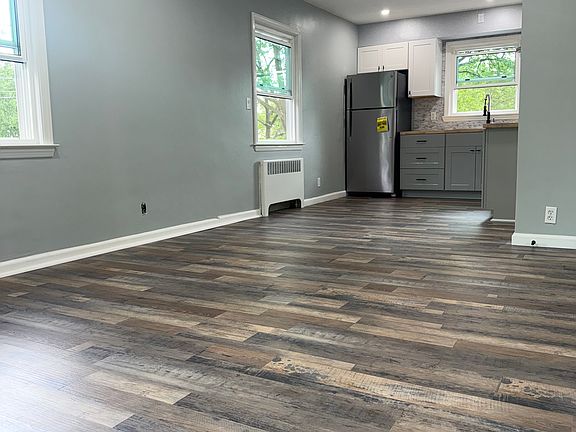 4th image of 680 College Ave Floor 2