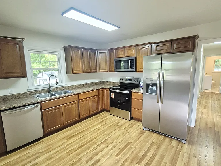 200 Wellview Dr — Photo 7