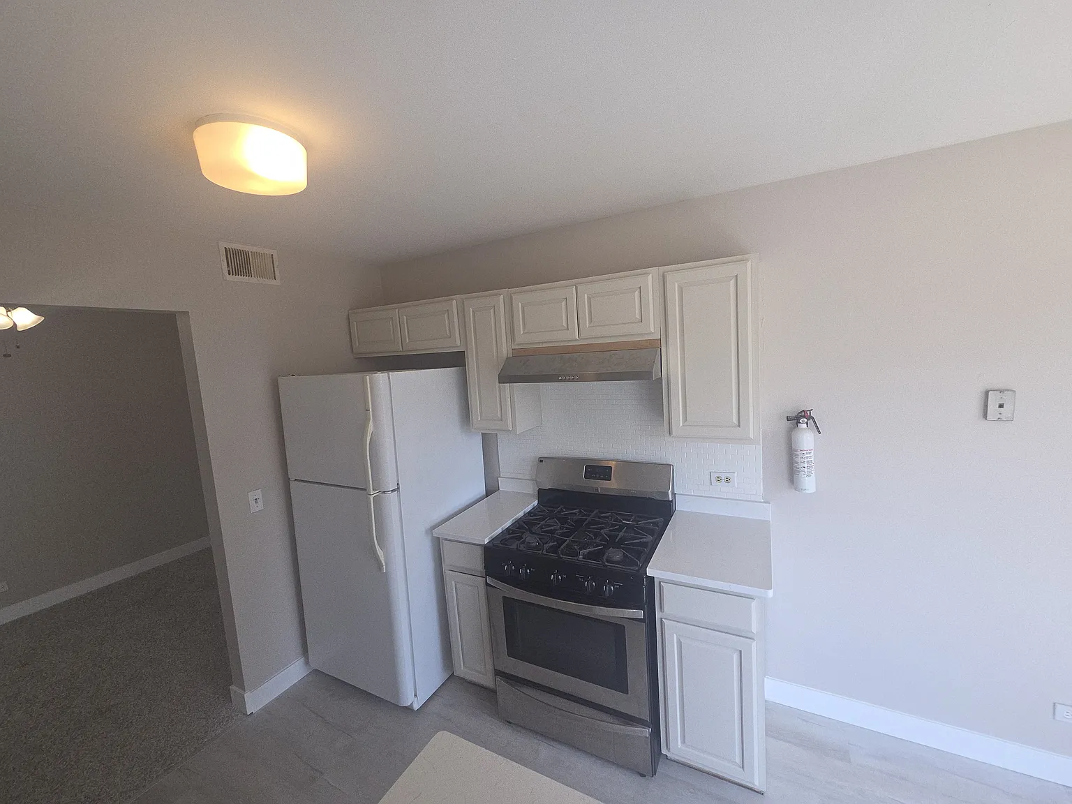 2 bed, 2.0 bath, 1200 sqft, $2,400 — Photo 3