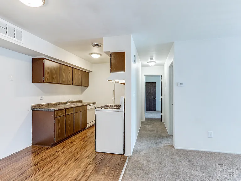 Parkway Village — Photo 21