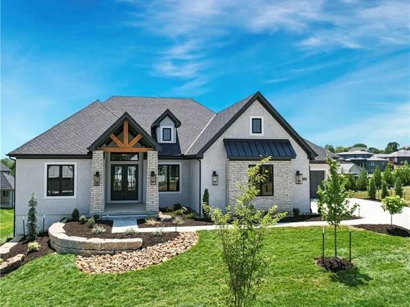 10661 W 142nd St, Overland Park, KS 66221