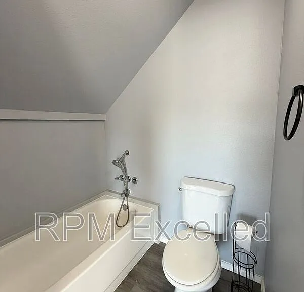 717 W Stewart #C — Photo 14