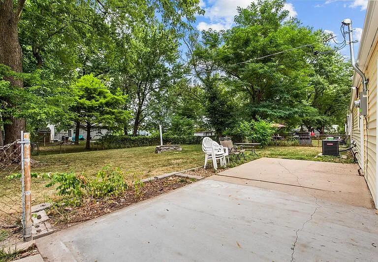 1415 Plaza Pl — Photo 16