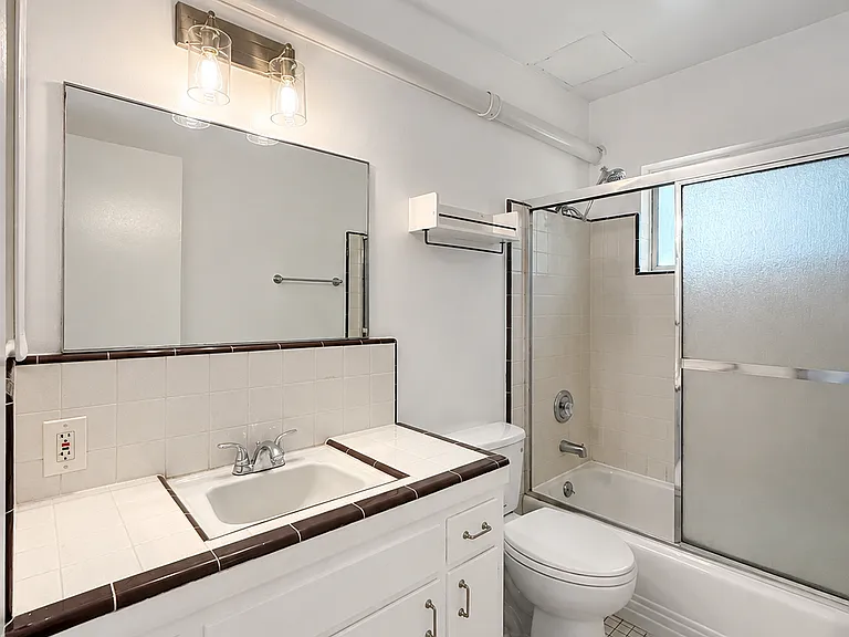 816 N Hayworth Ave #3 — Photo 7