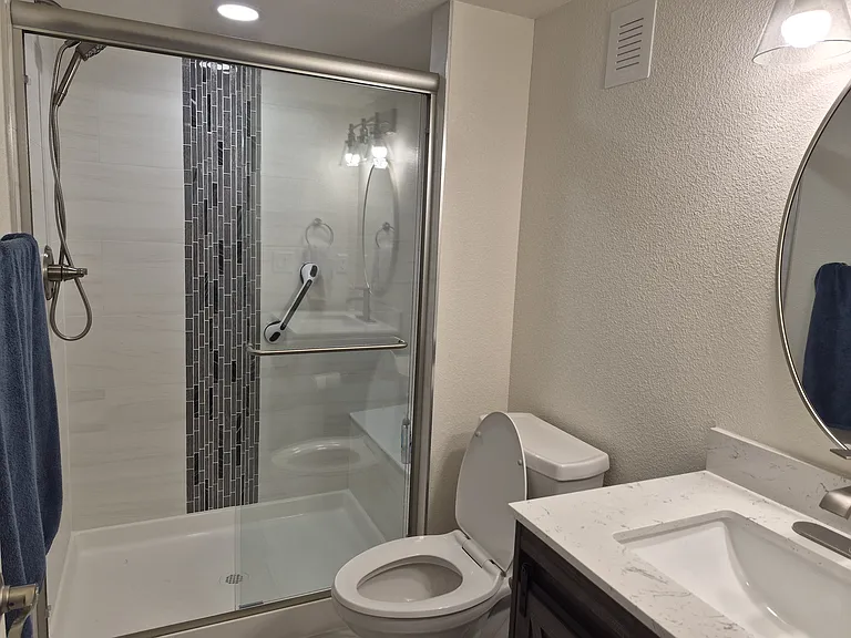 2445 Clayton Cir — Photo 24