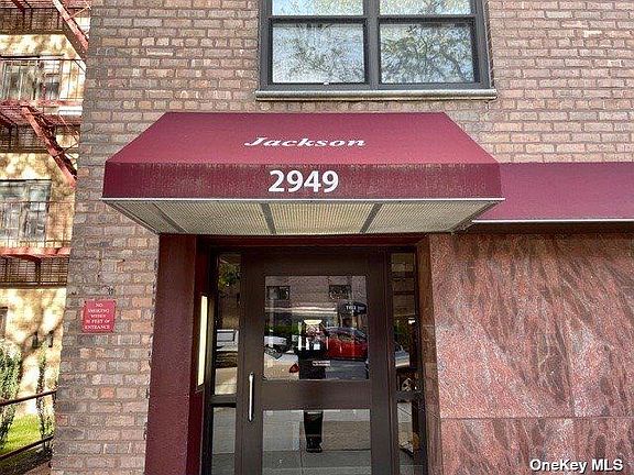 2nd image of 2949 137th St APT 6L