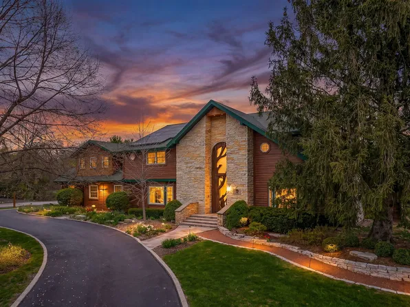 10 Elm St, Hawthorn Woods, IL 60047
