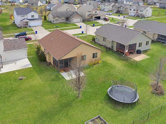 4th image of 150 Catalpa Ln
