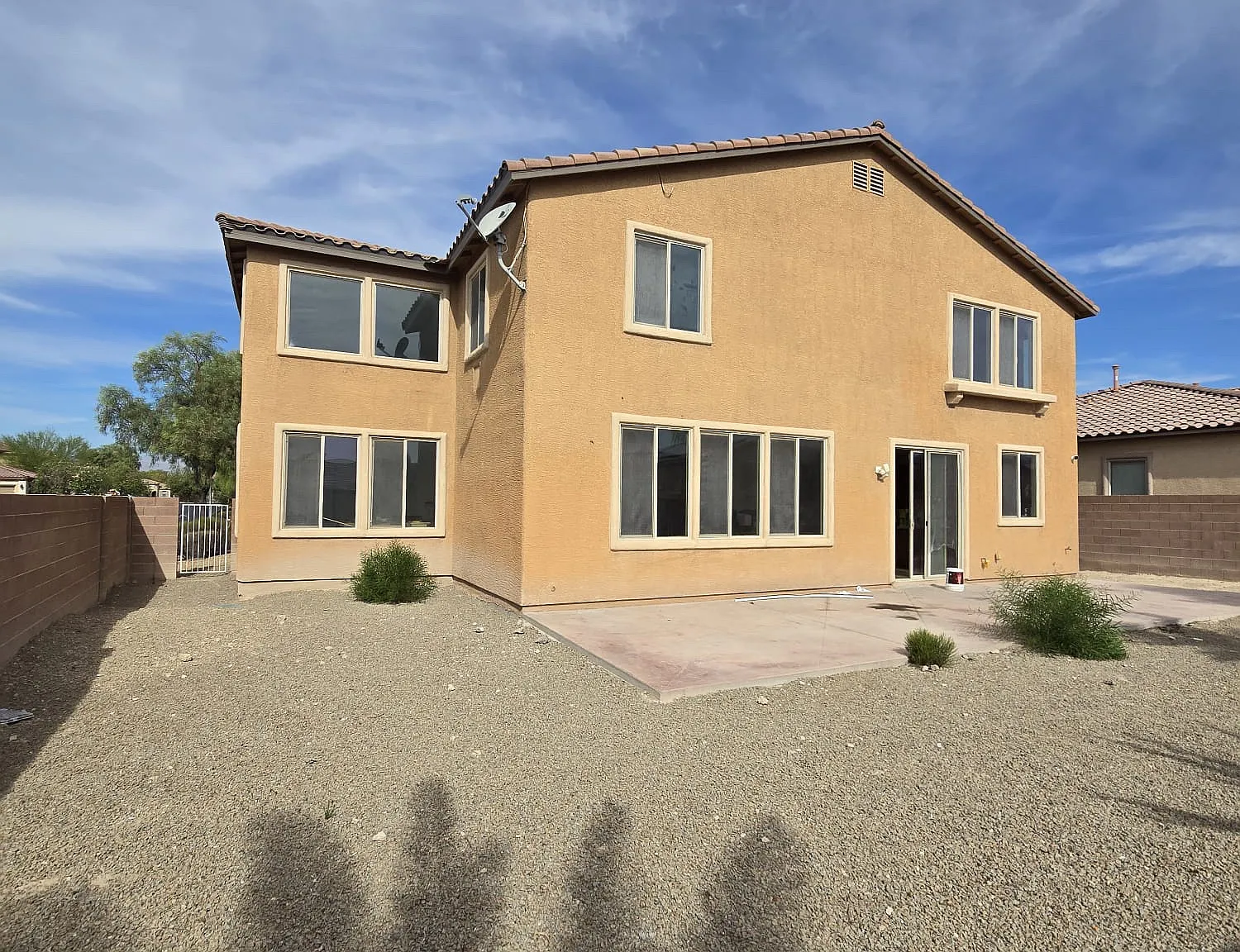 5 bed, 4224 sqft, $3,795 — Photo 4