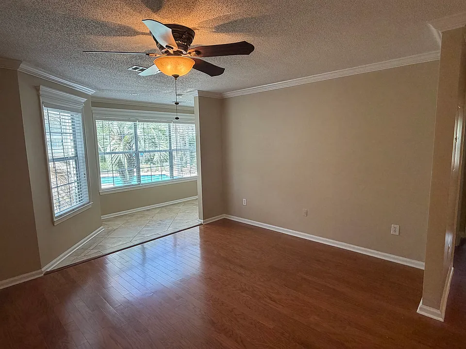 188 Midland Pkwy #219