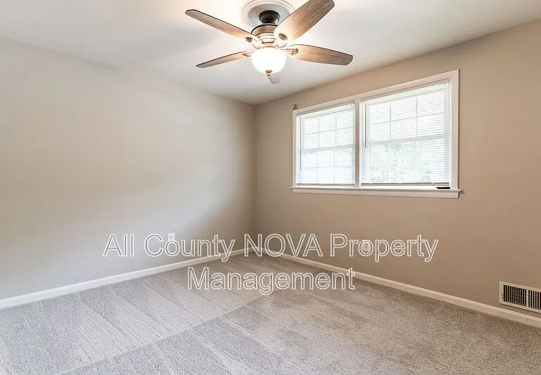 4126 Lenox Dr — Photo 22
