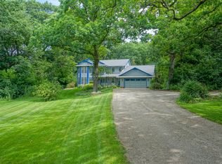2409 Oakwood Rd, Hartland, WI 53029