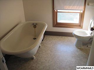 5th image of 208 Haarfager Ave N