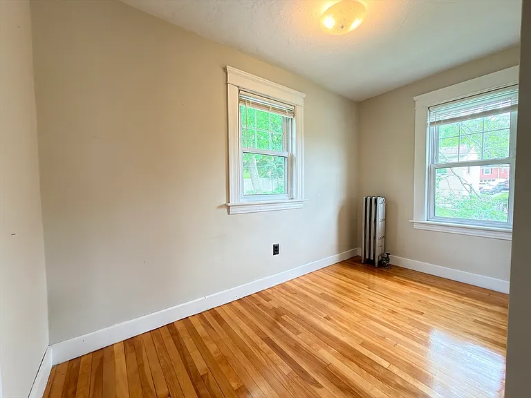 11 Clay St — Photo 32