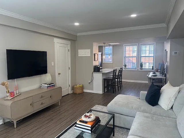 1812 N Queens Ln #217 — Photo 7