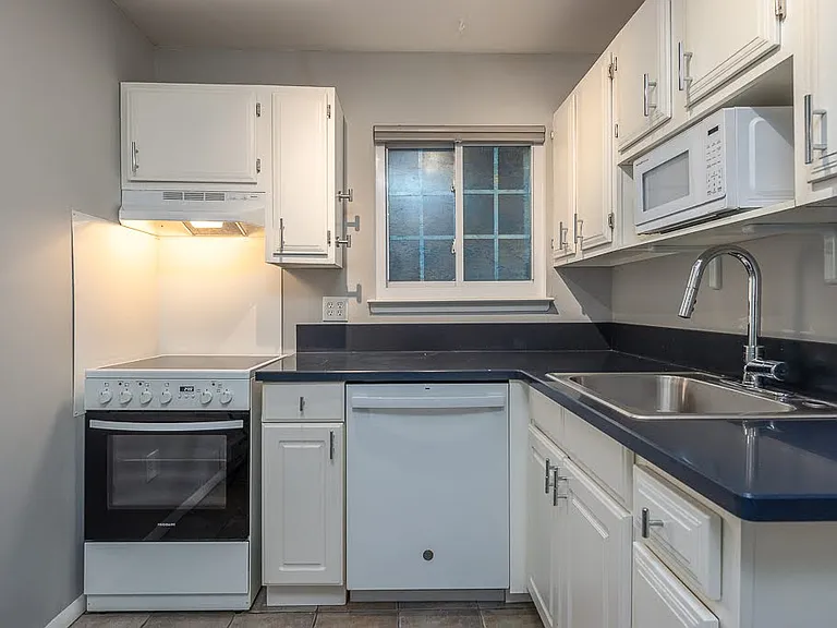 219 Fox Run Ln — Photo 10