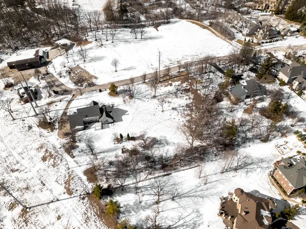 10S641 S Garfield Ave, Burr Ridge, IL 60527