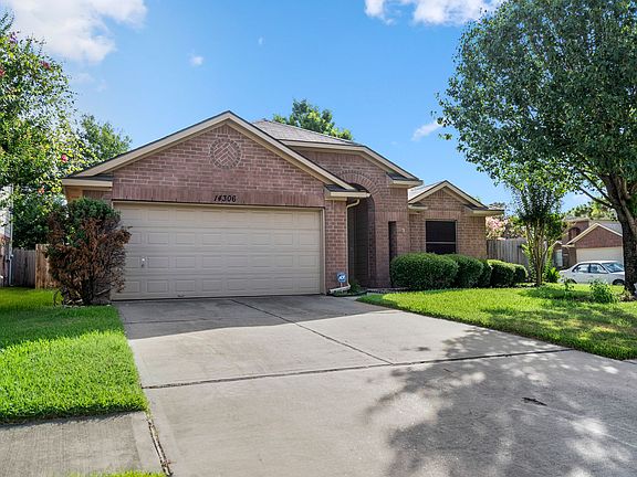 2nd image of 14306 Pelican Marsh Dr