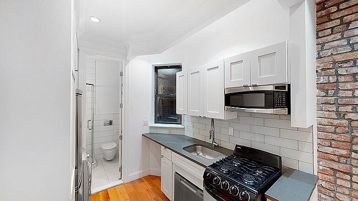 1st image of 504 E 88th St APT 2d