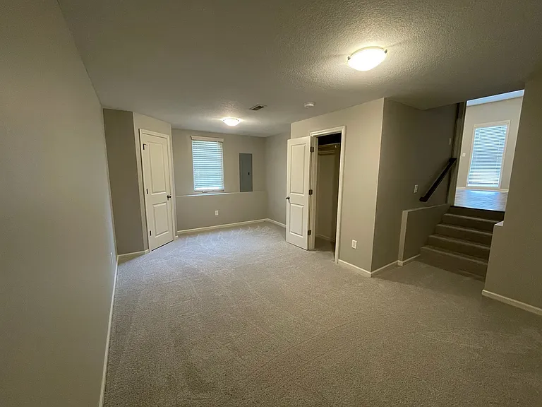 12213 Bennington Ave — Photo 14
