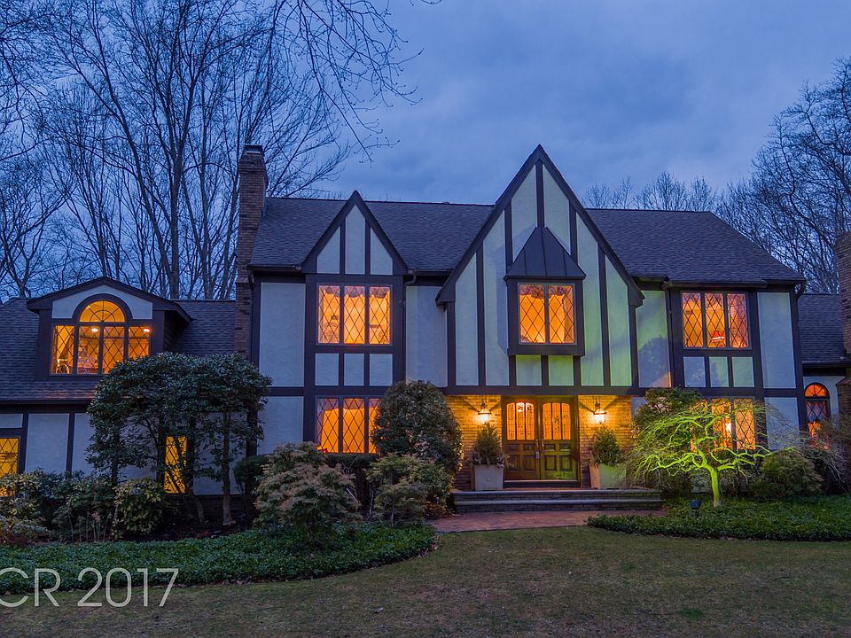1st image of 821 Stonewall Ct