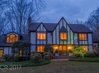 821 Stonewall Ct, Franklin Lakes, NJ 07417