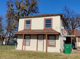 208 S Jackson Ave APT B, Iowa Park, TX 76367