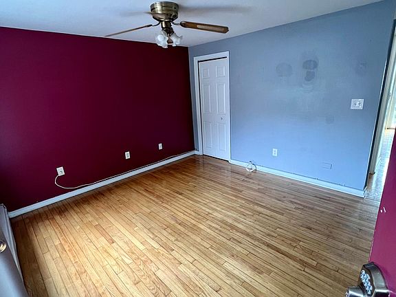 3rd image of 95 Harbor Ave Unit 6