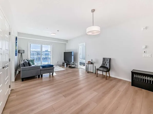550 N Belmont St SW #4414, Calgary, AB T2X 5X1