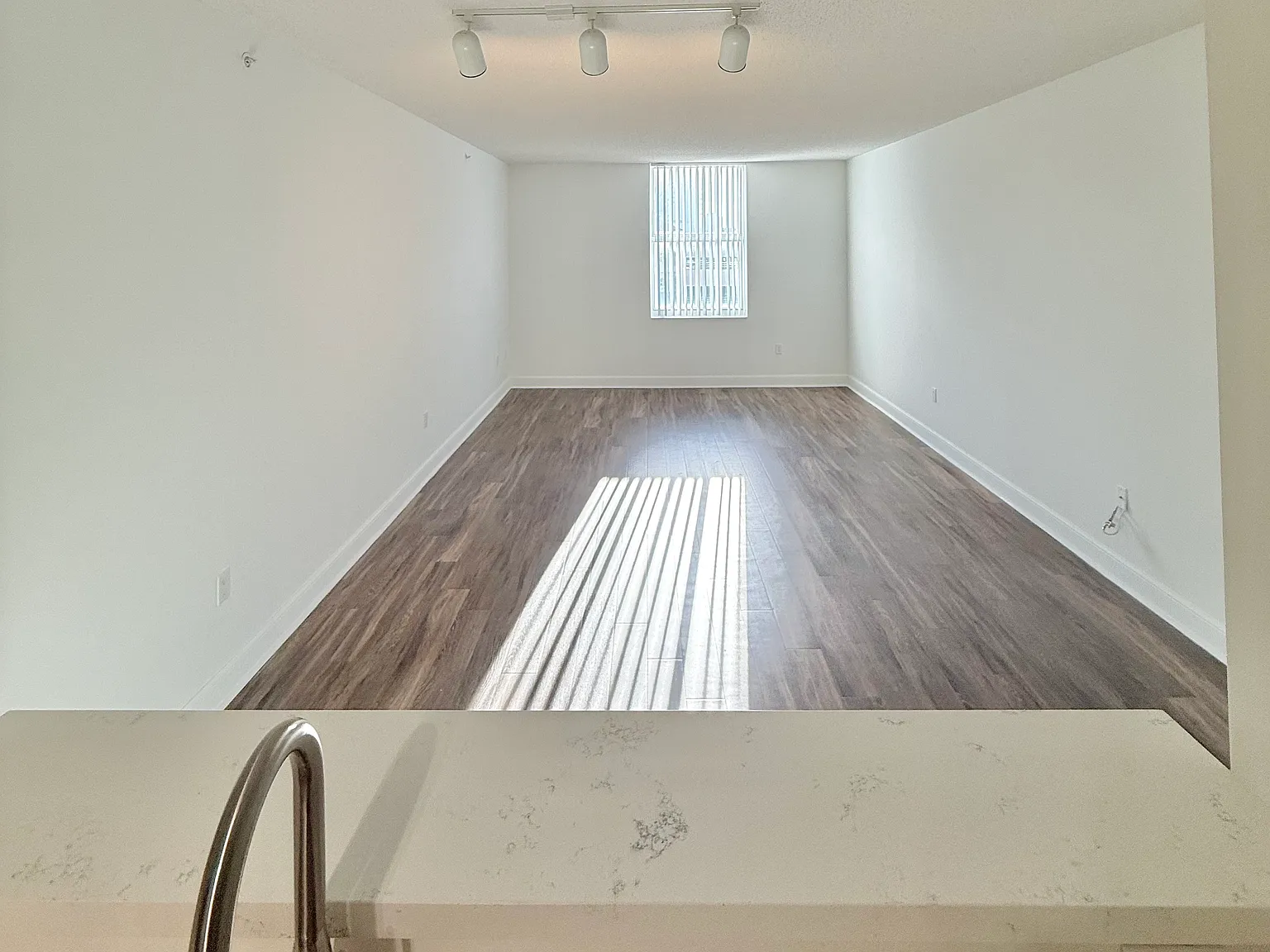 1 bed, 843 sqft, $2,795 — Photo 4