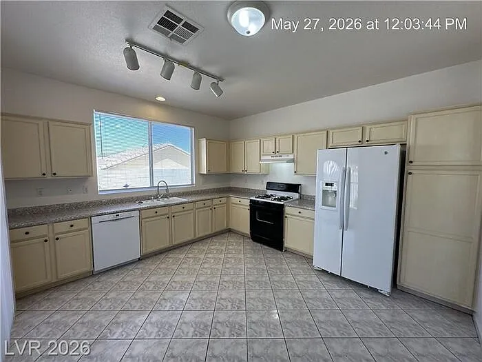 1006 Wreath Ct — Photo 8