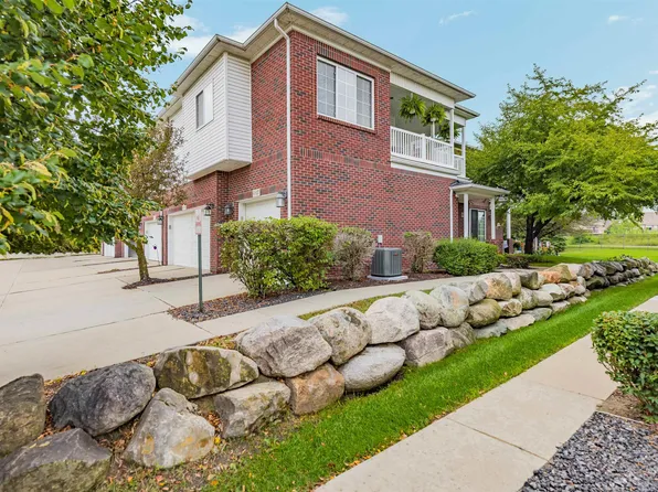 6817 Boulder Pointe Dr, Washington, MI 48094
