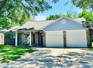 426 Merriweather St, Webster, TX 77598