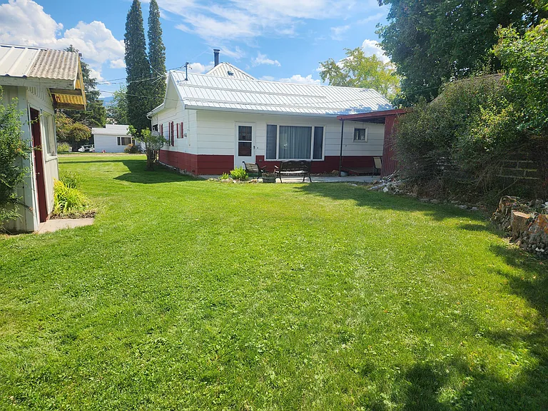 201 W Southwic Ave — Photo 4