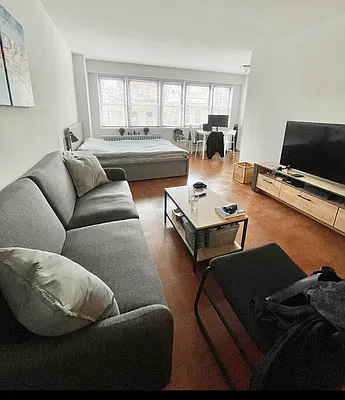 Rented by Highline Residential | media 11