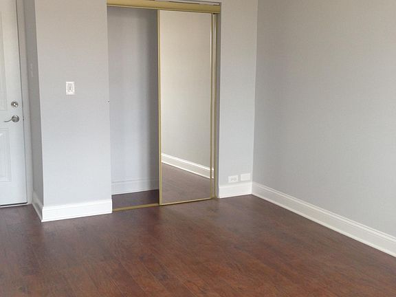 4th image of 5831 N Kenmore Ave #2
