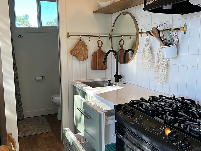 Los Cerritos Ln — Photo 13