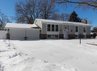 9624 Toledo Cir, Bloomington, MN 55437