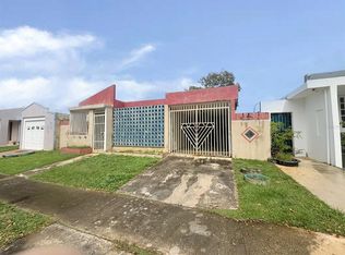 B22 Calle Monsenor Eduardo Berrios, Vega Alta, PR 00692