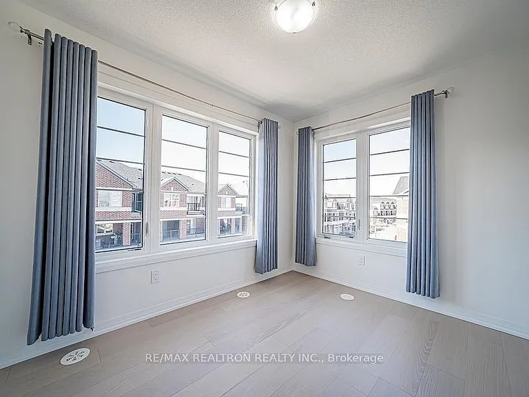 1 Sissons Way — Photo 16